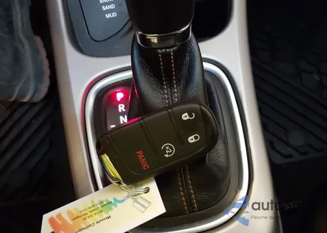 2018 Jeep Compass Latitude 4X4 from USA, damaged, VIN 3C4NJDBBXJT349731